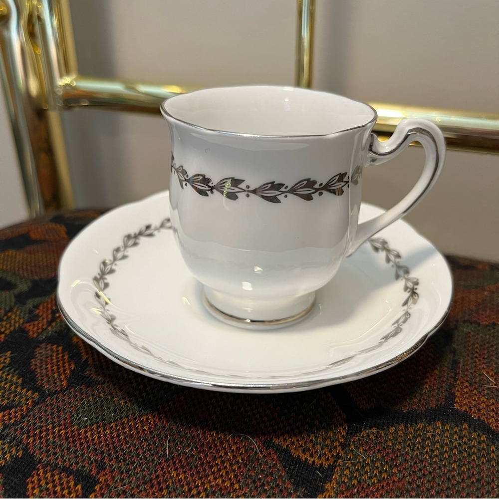 Royal Standard Bone China Tea Cup Set